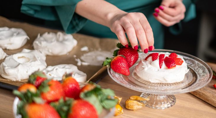 Tort de zahăr ars: rețeta pentru un desert spectaculos și delicios